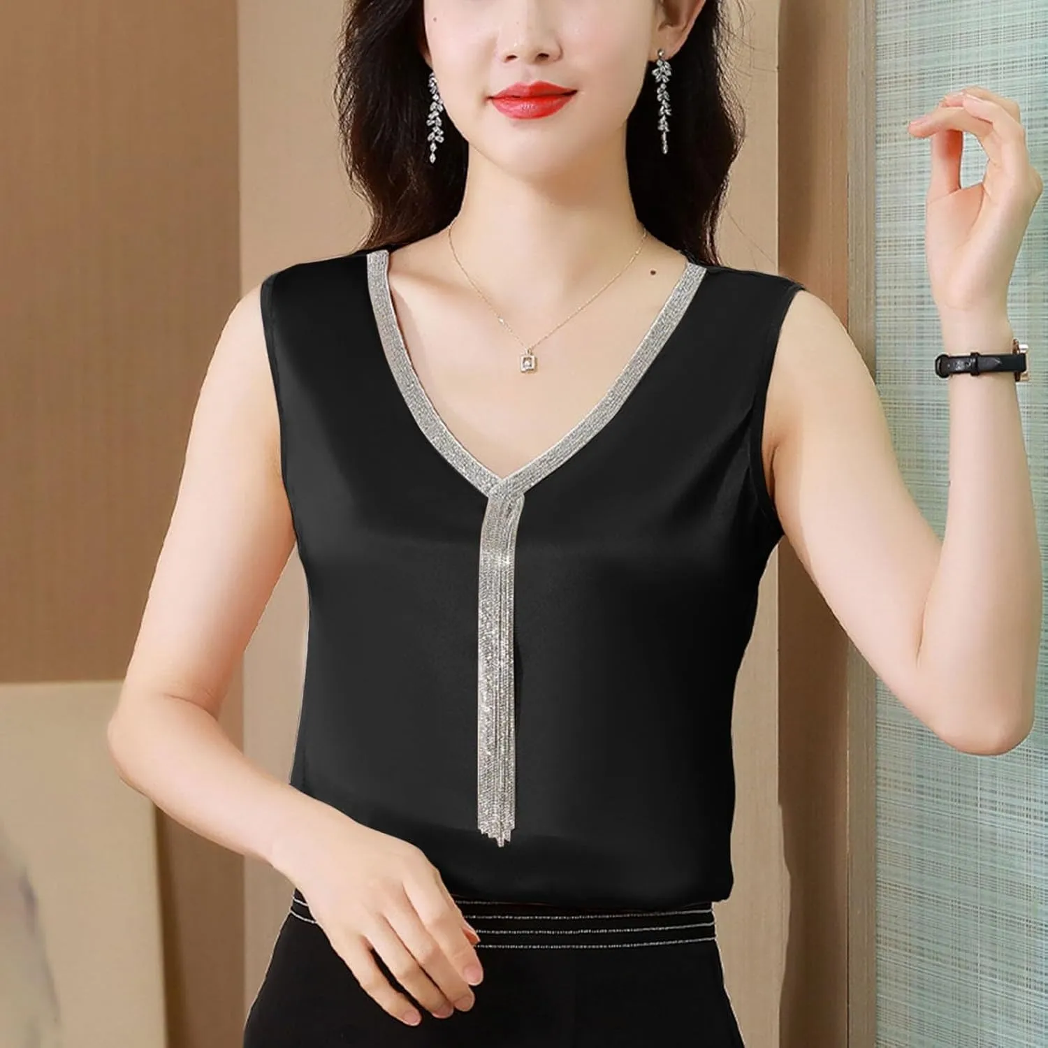 Women Summer Fashion Tops Printed V Neck Sleeveless Shirts Casual Loose Comfortable Camisole Tops Backless Top