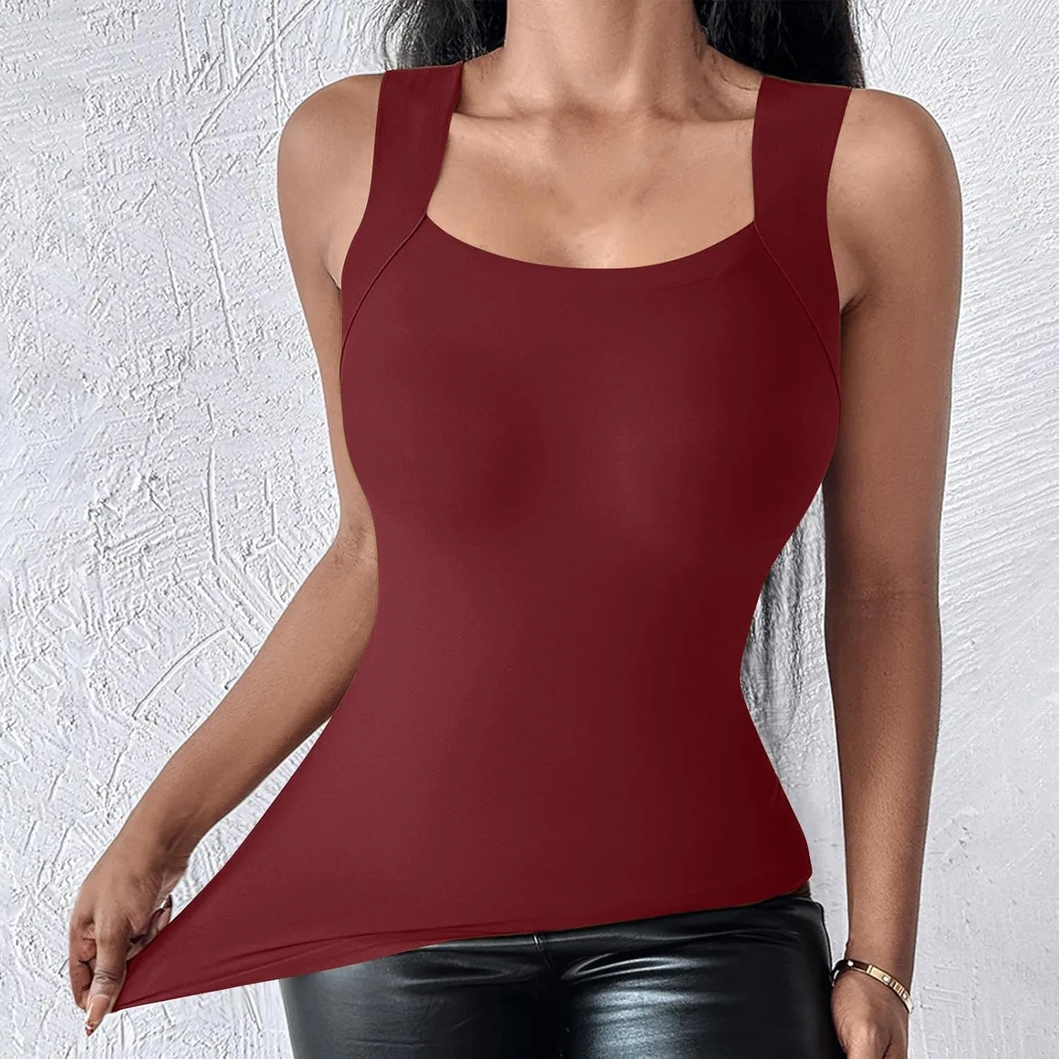 Womens Square Neck Sleeveless Tees 2025 Summer Basic Padded Tank Top with Built in Bra Stretch Athletic Yoga Shirts